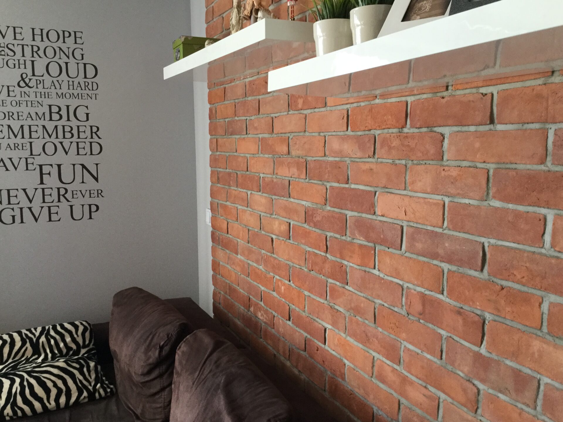 Realizacje Warszawa cegła standardowa typowa ręcznie wyrabiana