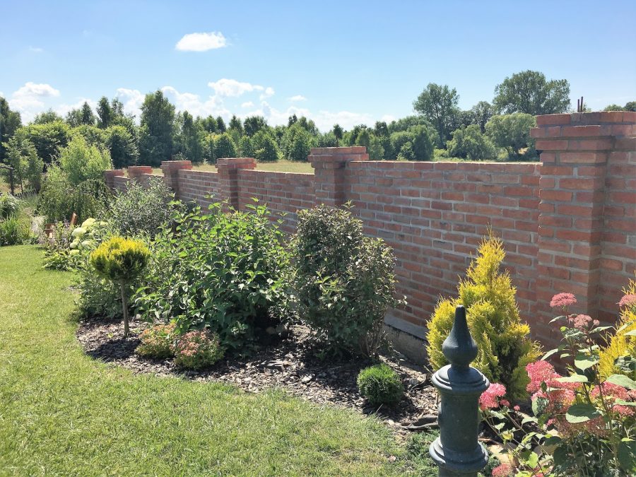 Zaun Ziegel Rot Werkstatt