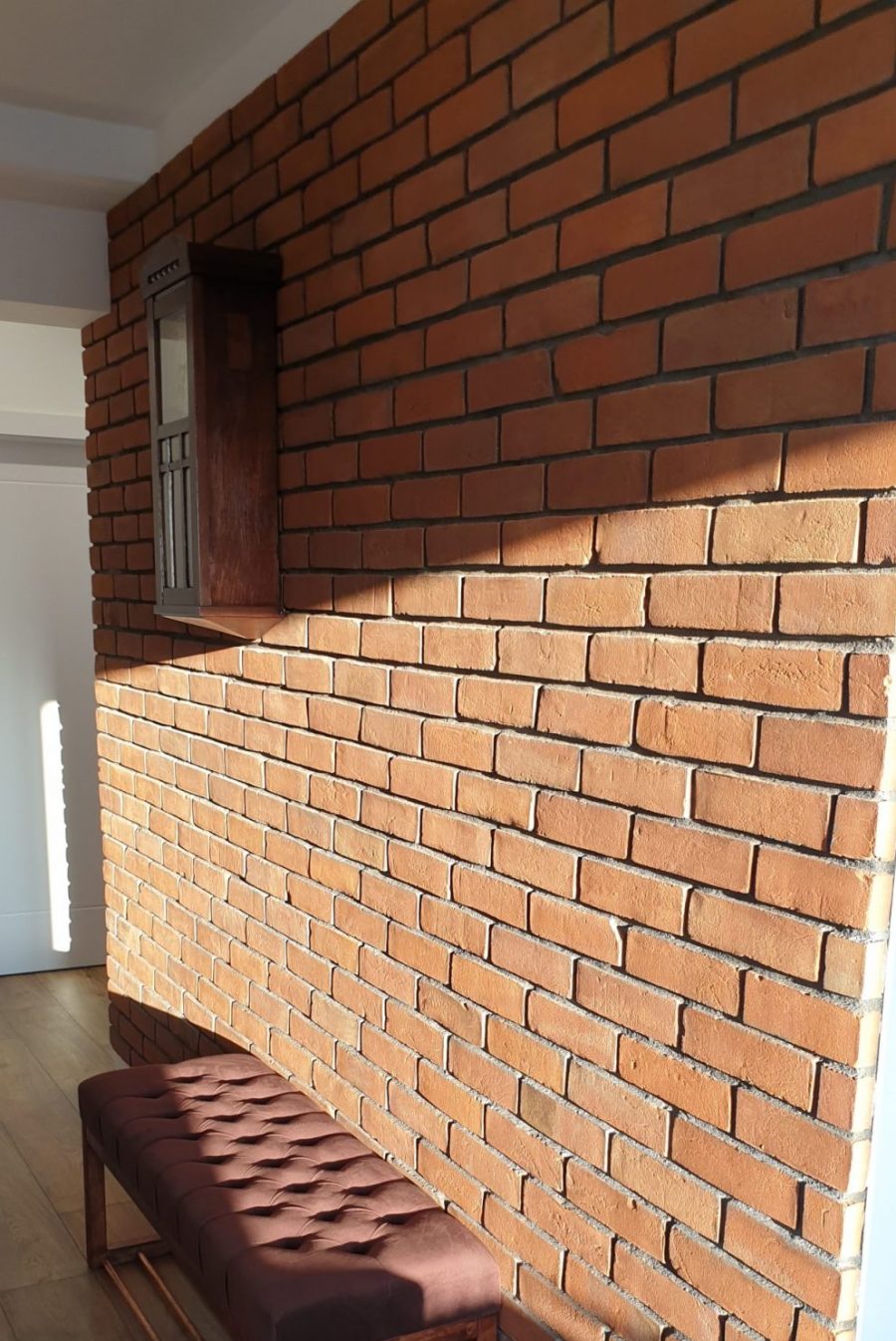 Backsteinmauer rot handgefertigt